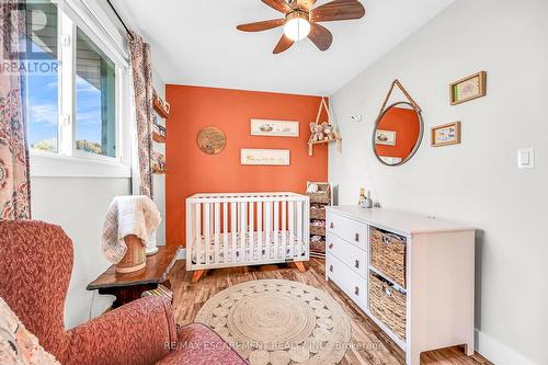 45 Chilton Drive, Hamilton, ON - Indoor Photo Showing Bedroom