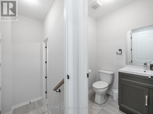 38 Mildred Gillies Street, North Dumfries, ON - Indoor Photo Showing Bathroom