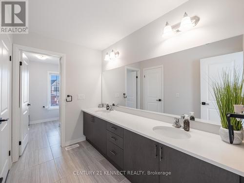 38 Mildred Gillies Street, North Dumfries, ON - Indoor Photo Showing Bathroom