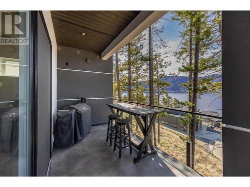 3324 Black Pine Lane, Kelowna, BC - Outdoor With Exterior