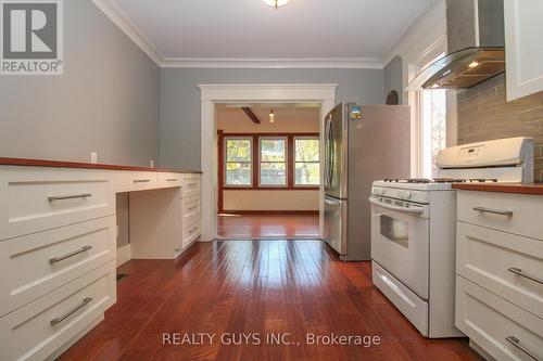 315 Pearl Avenue, Peterborough (Downtown), ON - Indoor Photo Showing Kitchen