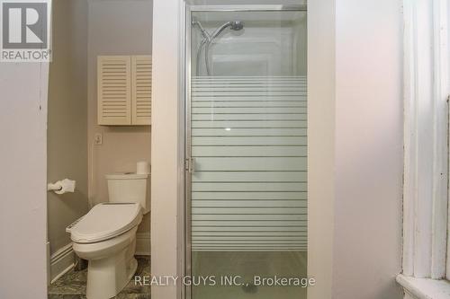 315 Pearl Avenue, Peterborough (Downtown), ON - Indoor Photo Showing Bathroom