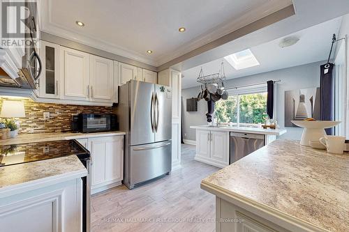 6557 Eastridge Road, Mississauga, ON - Indoor Photo Showing Kitchen