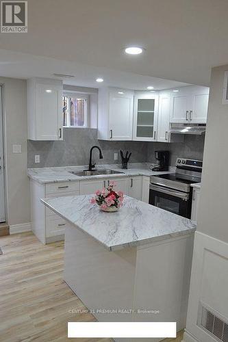 Bsmt - 39 Earl Grey Crescent W, Brampton, ON - Indoor Photo Showing Kitchen