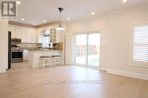 2309 Coronation Drive, Oakville, ON - Indoor Photo Showing Kitchen