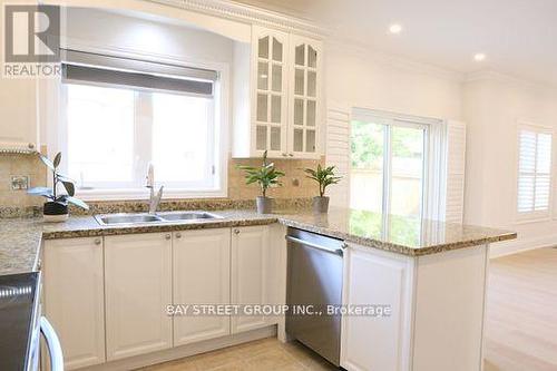 2309 Coronation Drive, Oakville, ON - Indoor Photo Showing Kitchen With Double Sink