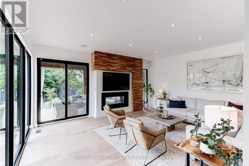 3362 Guildwood Drive, Burlington, ON - Indoor Photo Showing Living Room With Fireplace