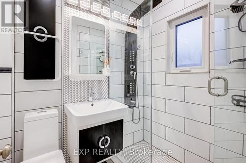 19 Albani Street, Toronto, ON - Indoor Photo Showing Bathroom