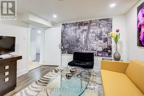 19 Albani Street, Toronto, ON - Indoor