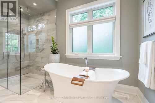 257 Surrey Drive, Oakville, ON - Indoor Photo Showing Bathroom