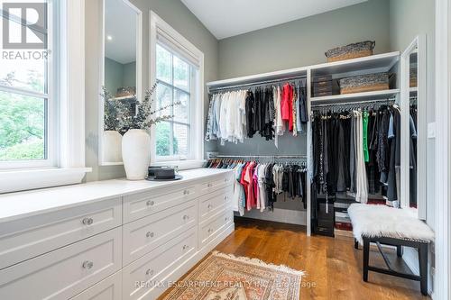 257 Surrey Drive, Oakville, ON - Indoor With Storage