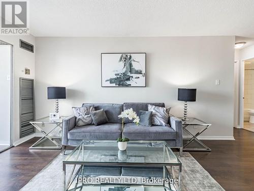 1101 - 115 Hillcrest Avenue, Mississauga, ON - Indoor Photo Showing Living Room