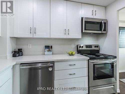 1101 - 115 Hillcrest Avenue, Mississauga, ON - Indoor Photo Showing Kitchen With Stainless Steel Kitchen