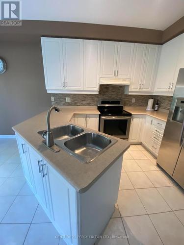 3074 Lavenham Place, Mississauga, ON - Indoor Photo Showing Kitchen With Double Sink