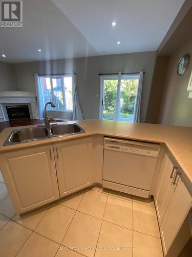 3074 Lavenham Place, Mississauga, ON - Indoor Photo Showing Kitchen With Double Sink