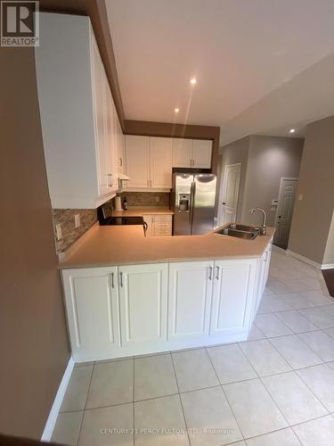 3074 Lavenham Place, Mississauga, ON - Indoor Photo Showing Kitchen With Double Sink