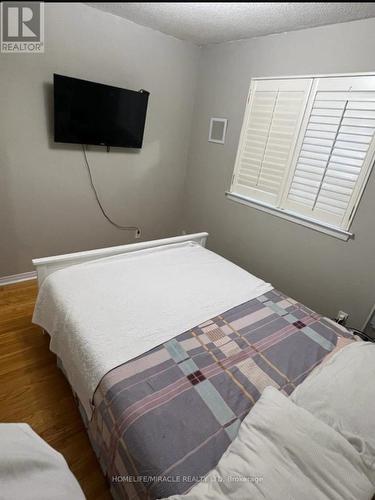 215 Mill Street S, Brampton, ON - Indoor Photo Showing Bedroom