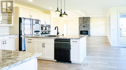 12 Hudson Drive, Brant, ON - Indoor Photo Showing Kitchen With Upgraded Kitchen