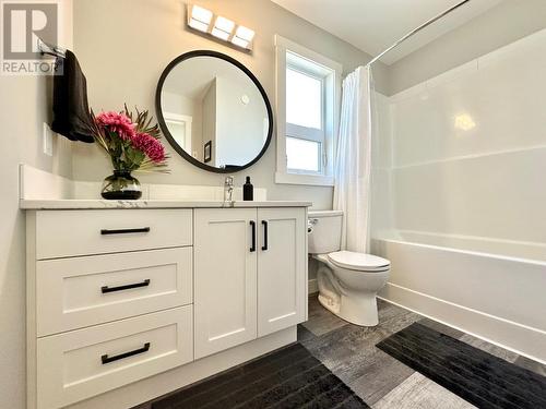 7016 Wren Drive, Osoyoos, BC - Indoor Photo Showing Bathroom