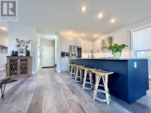 7016 Wren Drive, Osoyoos, BC - Indoor Photo Showing Kitchen With Upgraded Kitchen