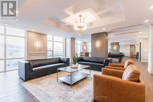 519 - 460 Dundas Street E, Hamilton, ON - Indoor Photo Showing Living Room