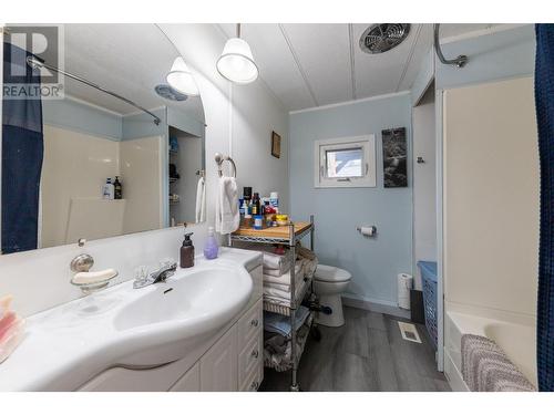 518 Lister Road, Kamloops, BC - Indoor Photo Showing Bathroom