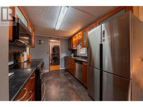 518 Lister Road, Kamloops, BC - Indoor Photo Showing Kitchen