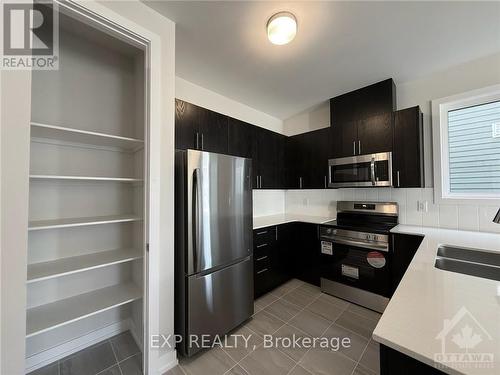 538 Oldenberg Avenue, Ottawa, ON - Indoor Photo Showing Kitchen With Stainless Steel Kitchen With Double Sink