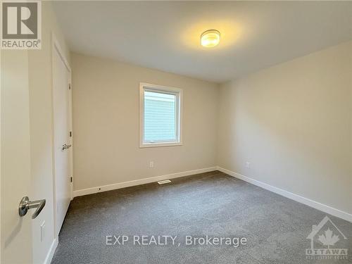 538 Oldenberg Avenue, Ottawa, ON - Indoor Photo Showing Other Room