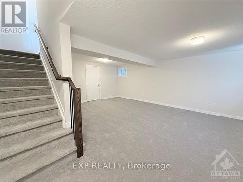 538 Oldenberg Avenue, Ottawa, ON - Indoor Photo Showing Other Room