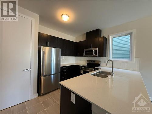 538 Oldenberg Avenue, Ottawa, ON - Indoor Photo Showing Kitchen With Stainless Steel Kitchen With Double Sink