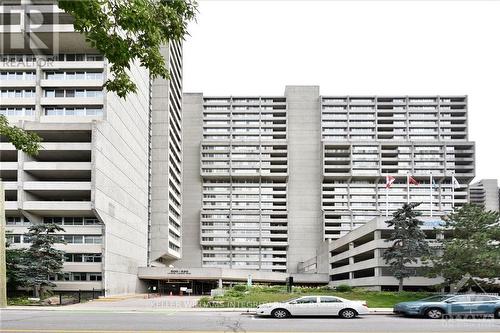 1902 - 530 Laurier Avenue W, Ottawa, ON - Outdoor With Facade