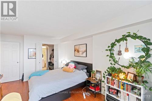 1902 - 530 Laurier Avenue W, Ottawa, ON - Indoor Photo Showing Bedroom