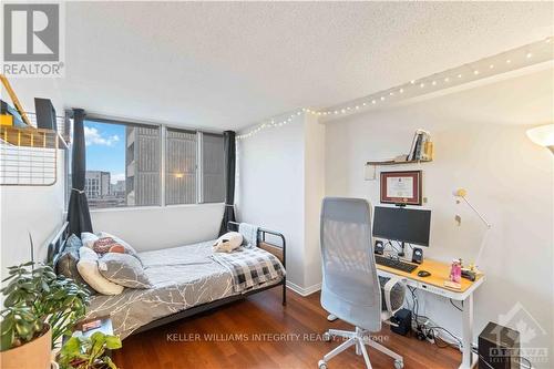 1902 - 530 Laurier Avenue W, Ottawa, ON - Indoor Photo Showing Bedroom