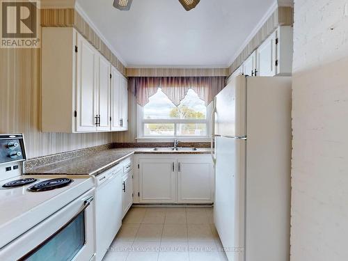 60 Northwood Drive, Toronto, ON - Indoor Photo Showing Kitchen With Double Sink