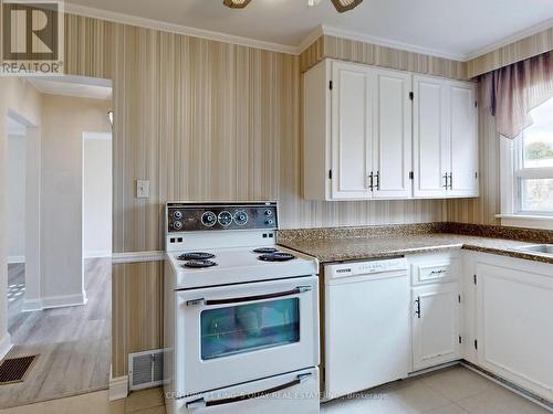 60 Northwood Drive, Toronto, ON - Indoor Photo Showing Kitchen