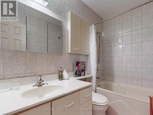 9 Lescon Road, Toronto, ON - Indoor Photo Showing Bathroom