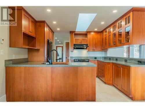 635 Highway 22 Highway, Rossland, BC - Indoor Photo Showing Kitchen