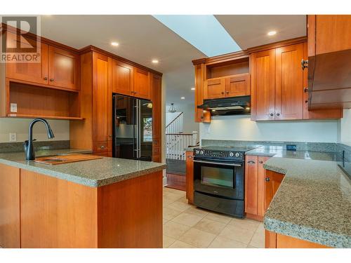 635 Highway 22 Highway, Rossland, BC - Indoor Photo Showing Kitchen