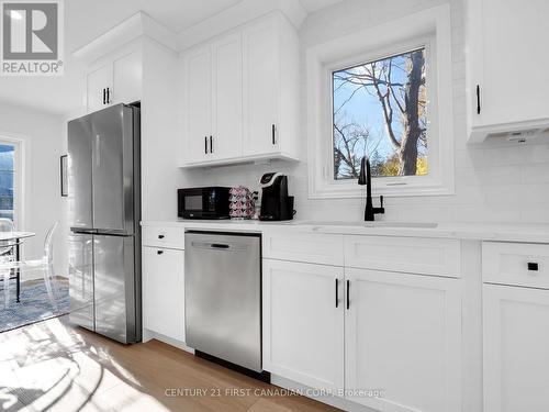 379 Front Street, Central Elgin (Port Stanley), ON - Indoor Photo Showing Kitchen