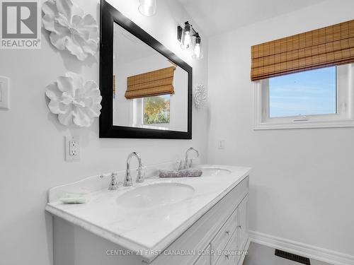 379 Front Street, Central Elgin (Port Stanley), ON - Indoor Photo Showing Bathroom