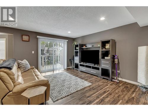 102 7400 Creekside Way, Prince George, BC - Indoor Photo Showing Living Room