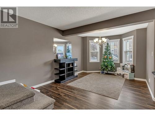 102 7400 Creekside Way, Prince George, BC - Indoor Photo Showing Living Room