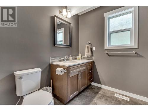 102 7400 Creekside Way, Prince George, BC - Indoor Photo Showing Bathroom