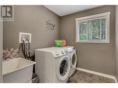 102 7400 Creekside Way, Prince George, BC - Indoor Photo Showing Laundry Room