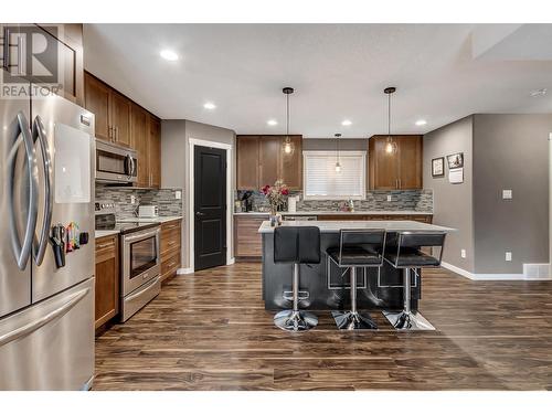 102 7400 Creekside Way, Prince George, BC - Indoor Photo Showing Kitchen With Upgraded Kitchen