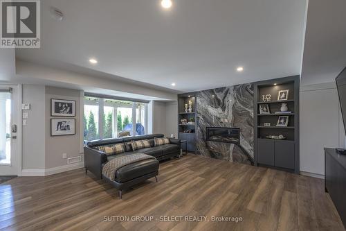 231 Pebblecreek Walk, London, ON - Indoor Photo Showing Living Room With Fireplace