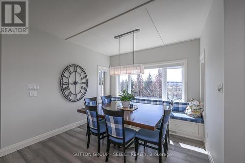 231 Pebblecreek Walk, London, ON - Indoor Photo Showing Dining Room