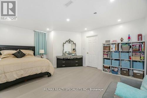 31 Tay Boulevard, Bradford West Gwillimbury, ON - Indoor Photo Showing Bedroom