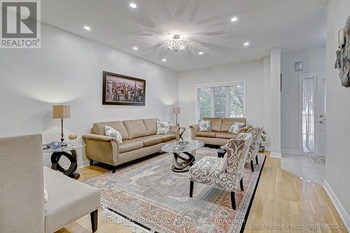 41 Davos Road, Vaughan, ON - Indoor Photo Showing Living Room